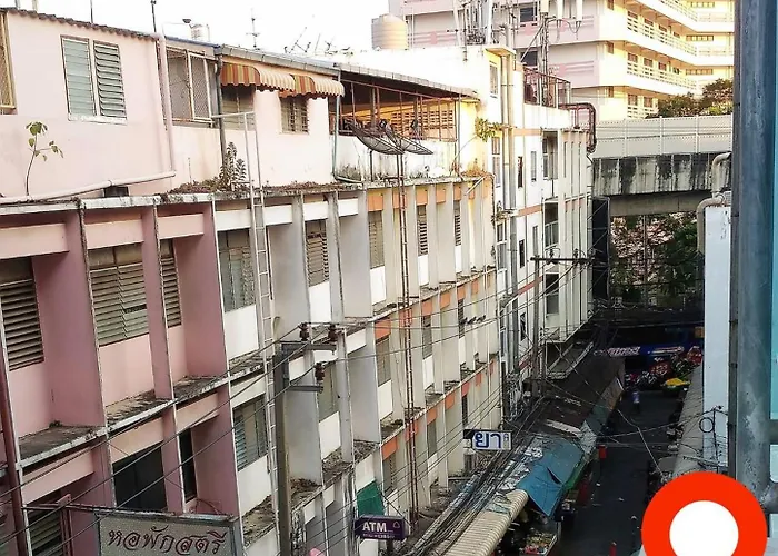 Hotel Isyou Sabye ห้องพักรายวัน รามคำแหง 3*